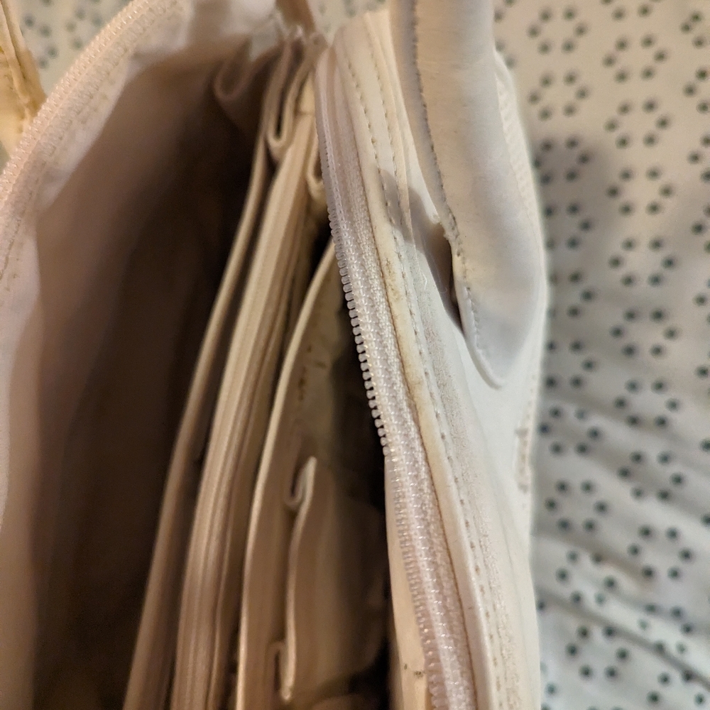 Purse - Picture 3 of 7